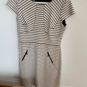 Knee length dress with cap sleeves size 8 Donna Rocco Ivory w/ black stripes